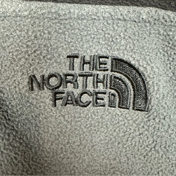 The North Face Fleece Full Zip XL Gray and Black. - Picture 3 of 10